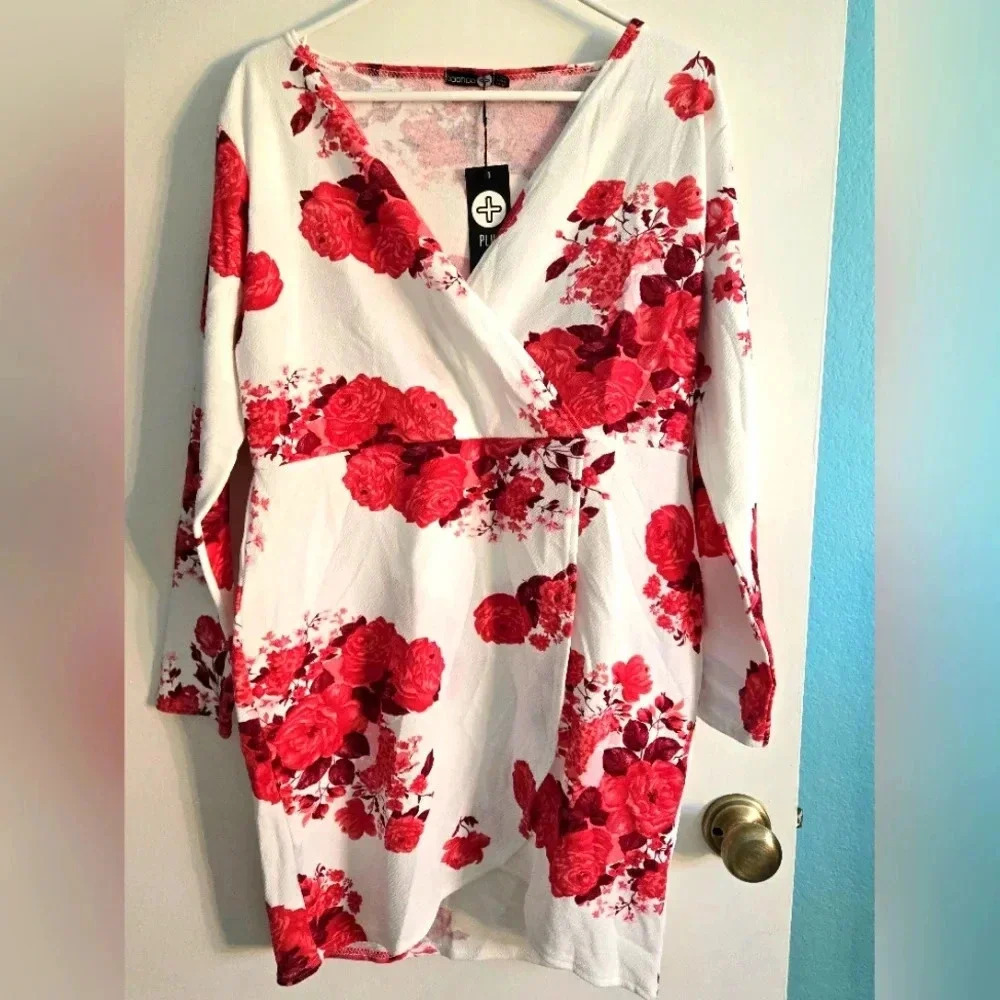 Boohoo Red & White Mini Dress Sz 16